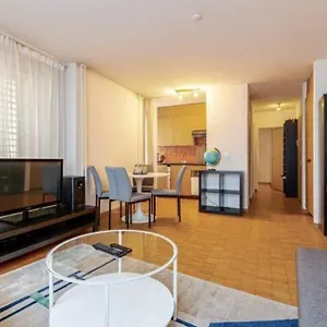 5-mins Walk To Main Station - Center Apartment Zurich